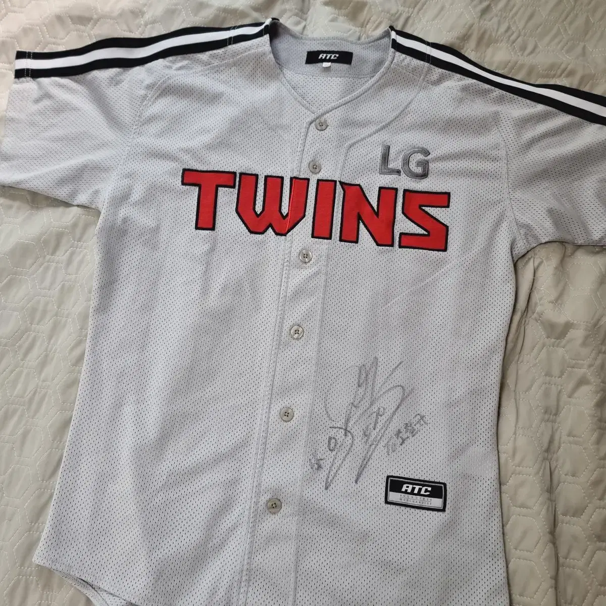 ATC, Shirts, Lg Twins Baseball Jersey From Korea