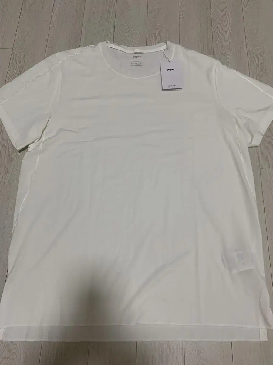 Nike YOGA Short Sleeve White