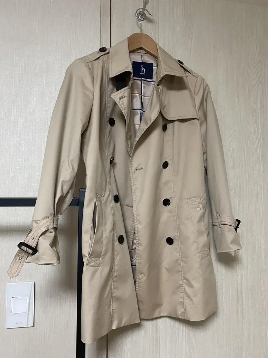 Hedges Lady Short Basic Double Trench CoatS