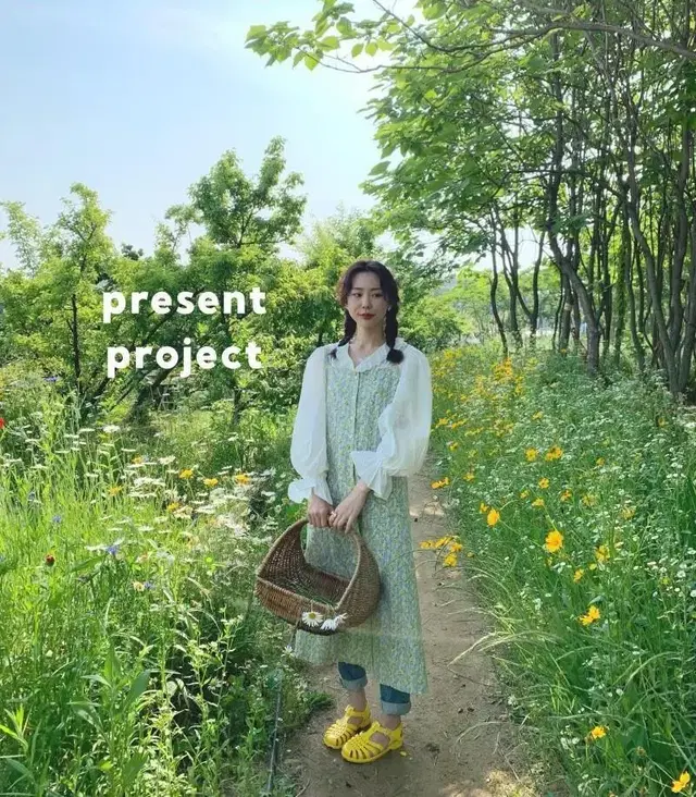 present project 스트랩 로브 드레스