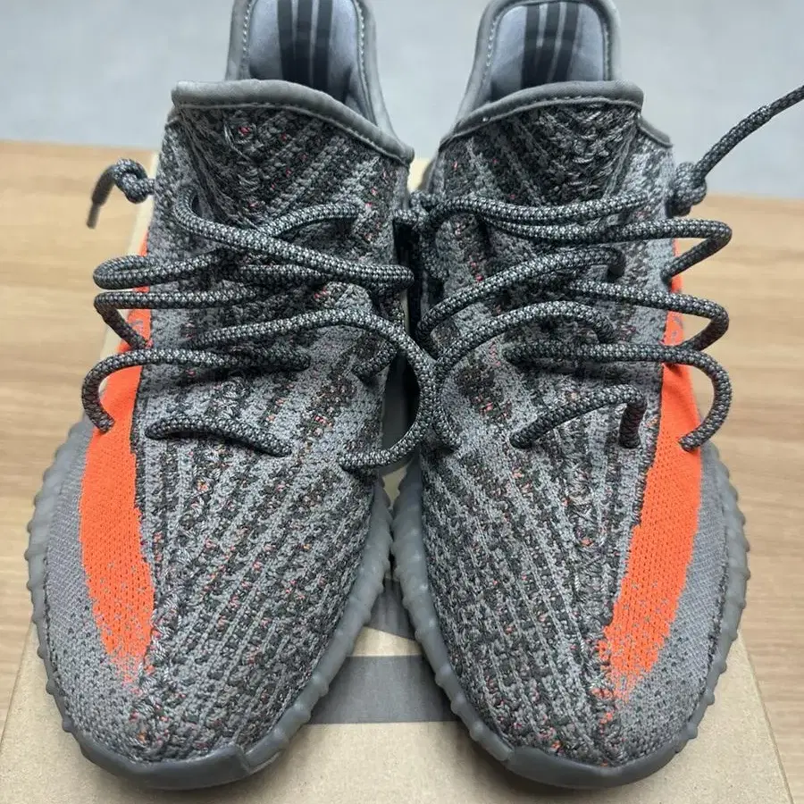 이지 350 v2  벨루가 리플렉티브 275