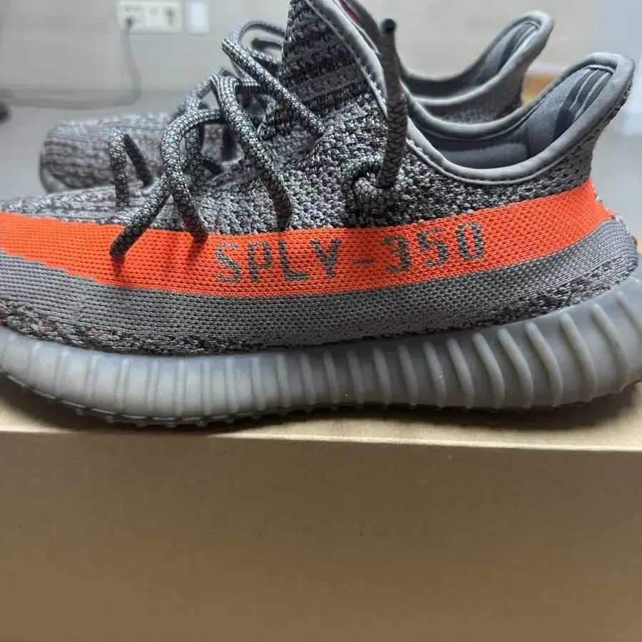 이지 350 v2  벨루가 리플렉티브 275