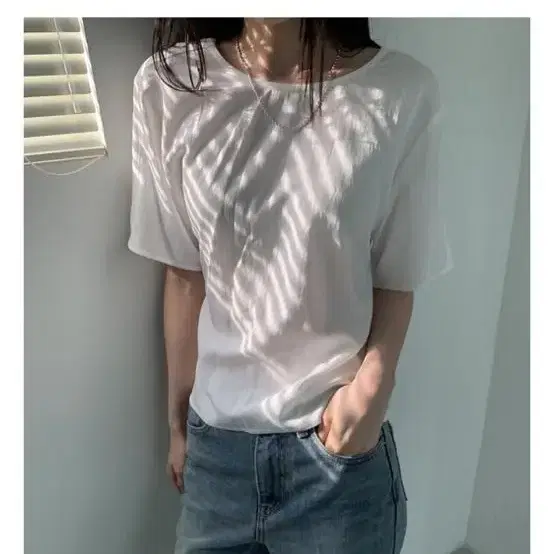 에테블루 백포인트 블라우스 Back point blouse