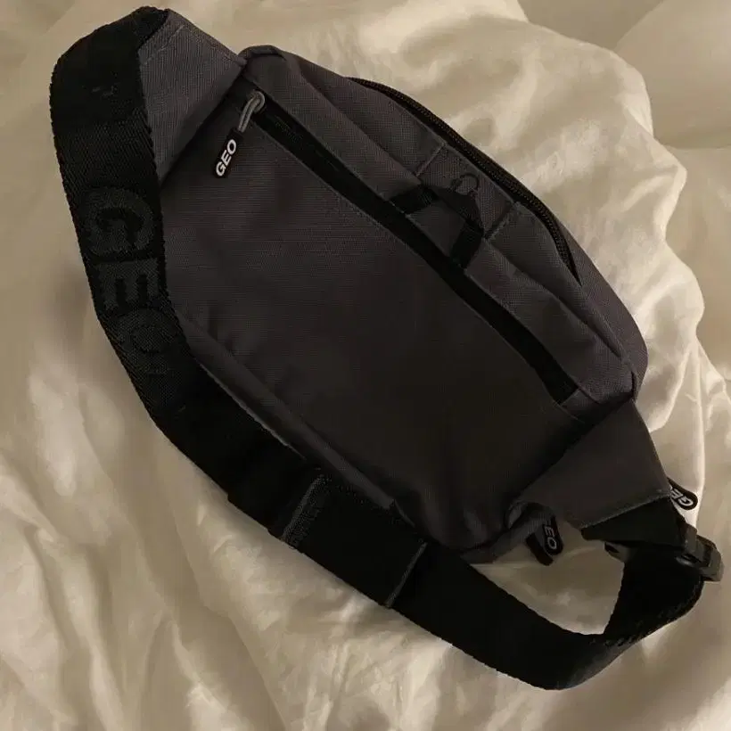 지오 남성 Globe Belt Bag 크로스백 힙색