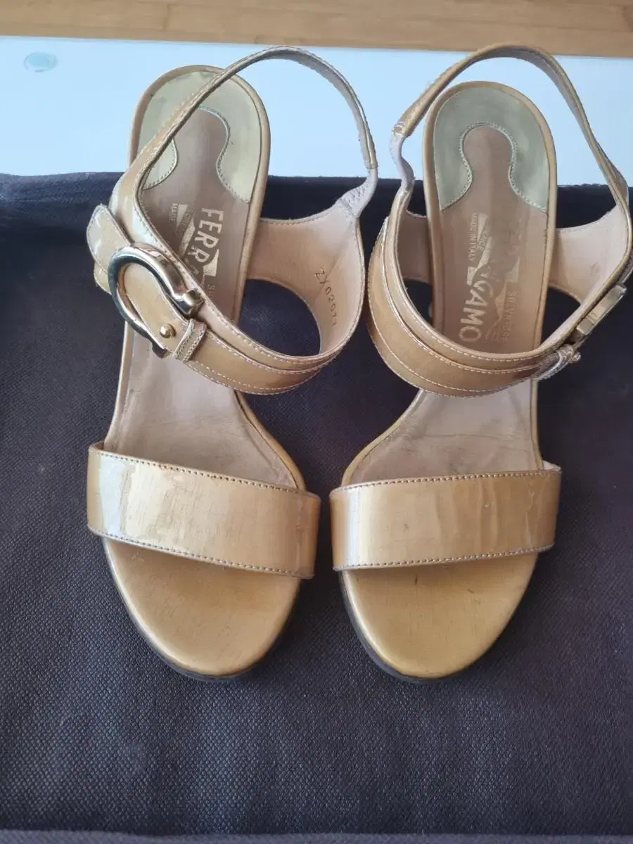 Ferragamo Genuine Sandals Size 7C 240