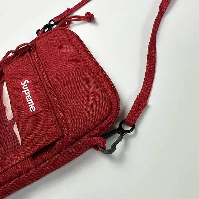 SUPREME 19SS Utility Pouch 슈프림 유틸리티 파우치