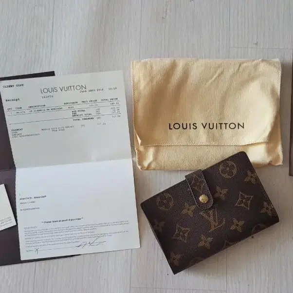 [새상품] 루이비통 Louis Vuitton 중지갑