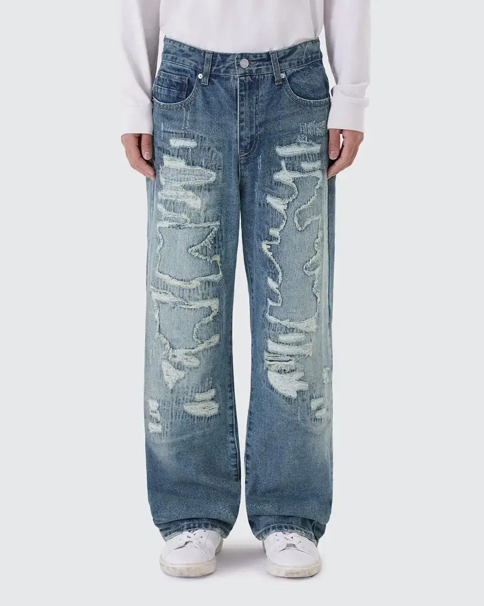 스모크라이즈 HEAVY DISTRESSED JEANS