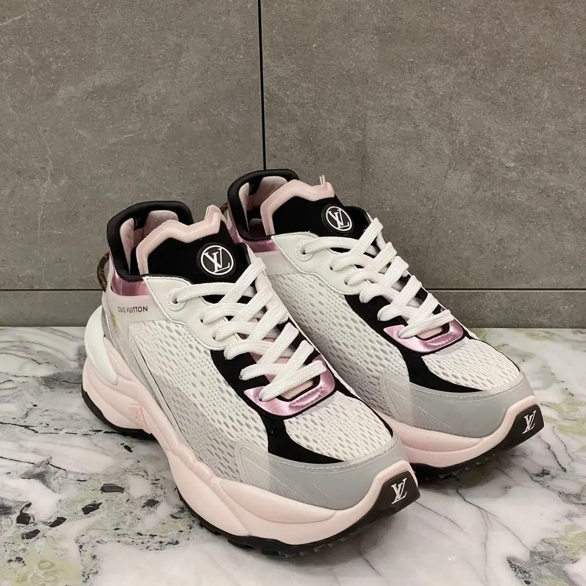 [37.5 Size] Louis Vuitton Run 55 Pink Sneakers Brand New and in Full Condition