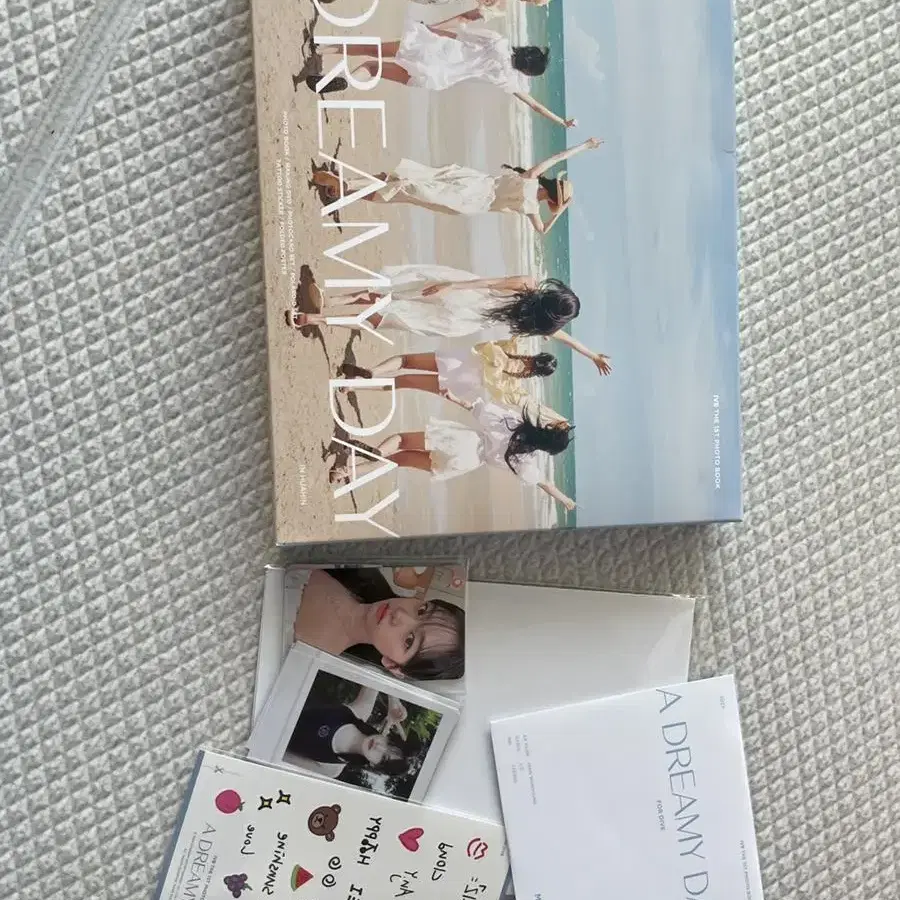 아이브 포토북 IVE THE 1ST PHOTO BOOK A DREAMY