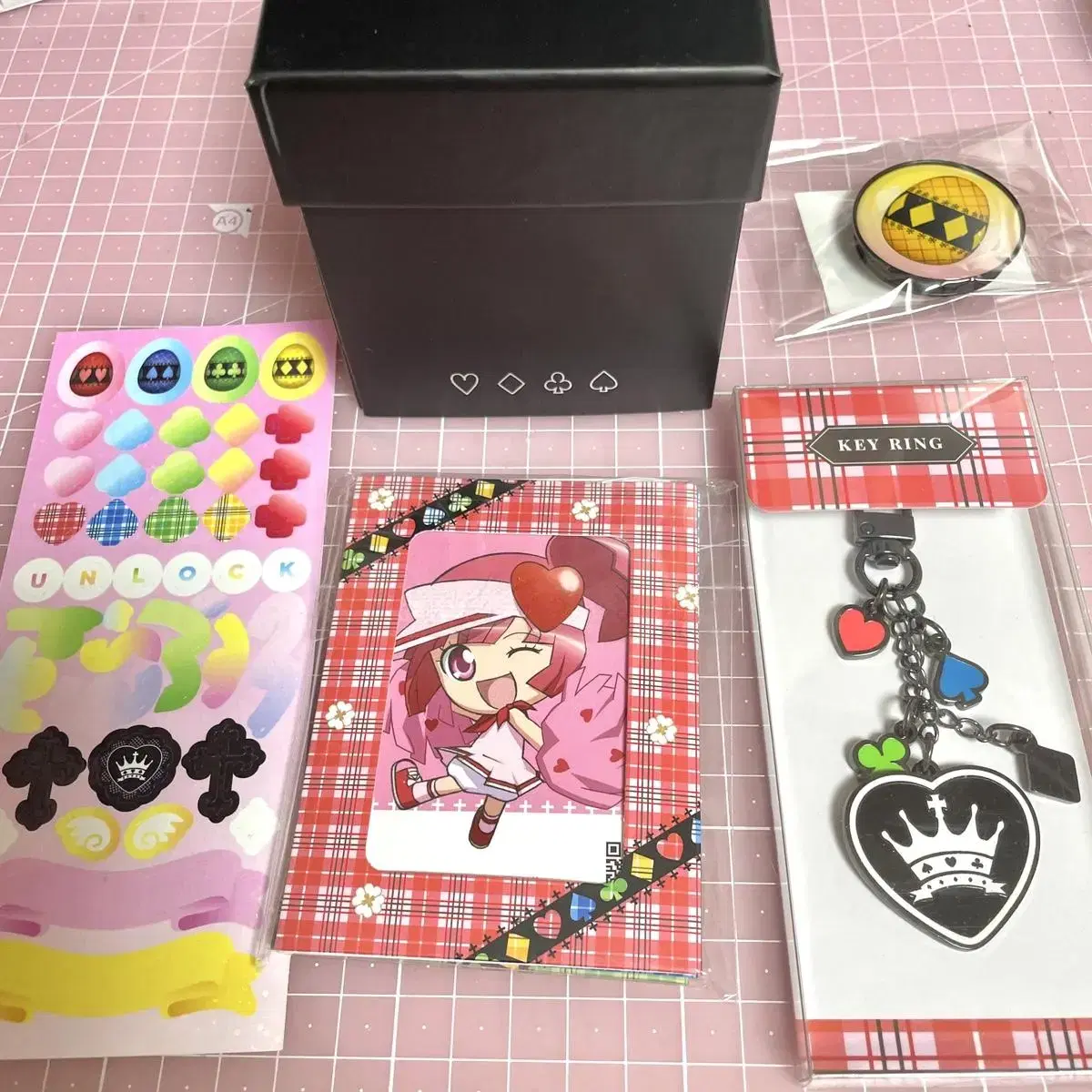 CharacterCharacterChange Necklace, Keyring, and Merchandise Set