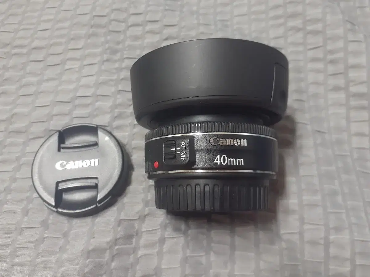 Canon 40mm 2.8 STM prime lens