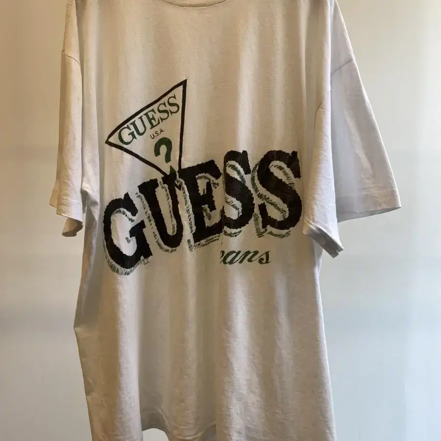 90s Guess Vintage 로고 T (105)