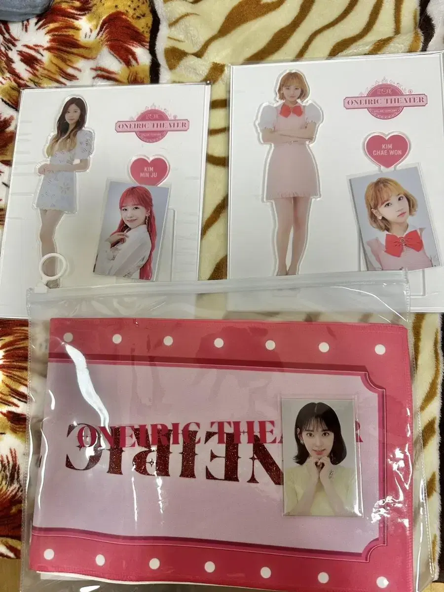 IZ*ONE Online Concert Tickets ,Merchandise