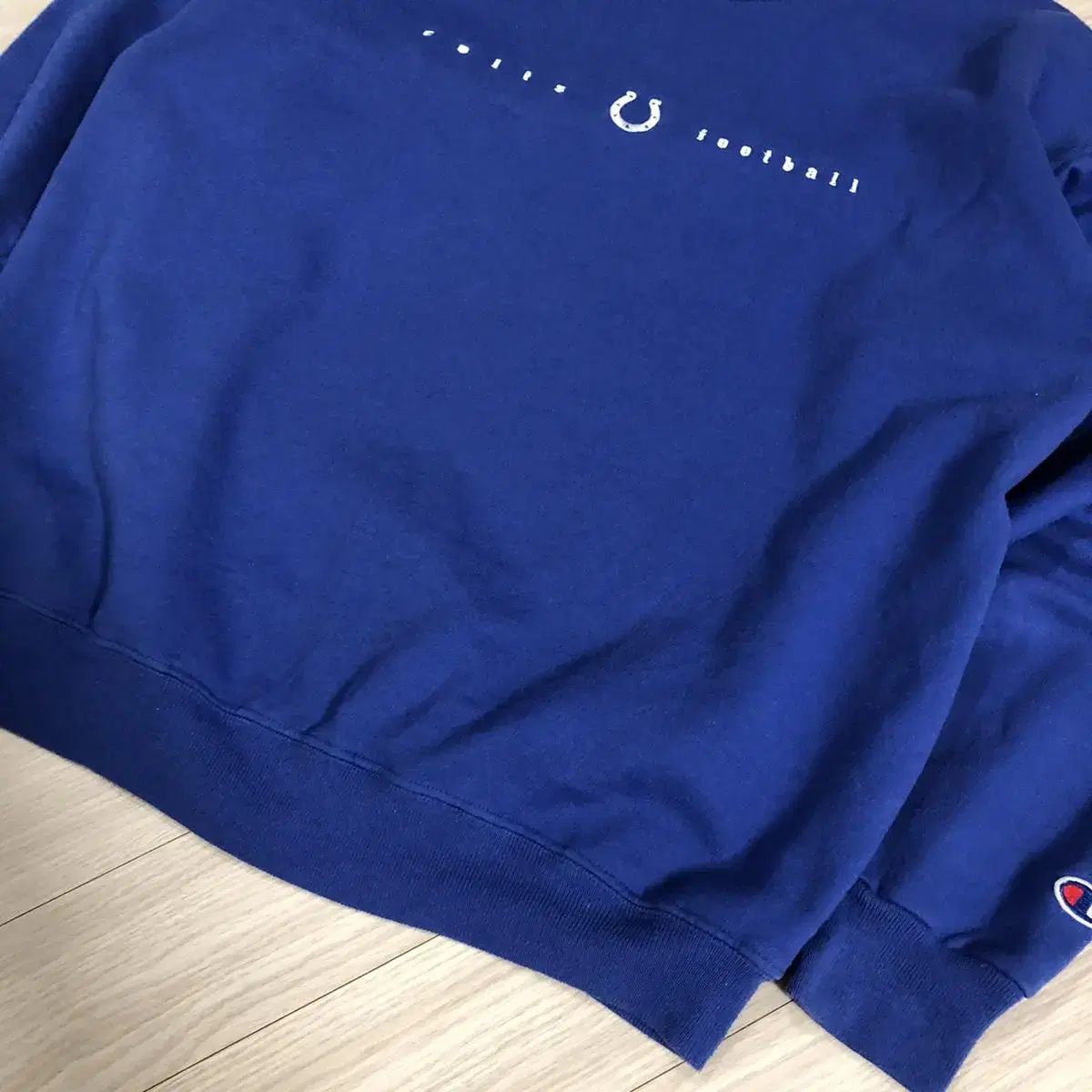 Champion vintage sweat shirts. L