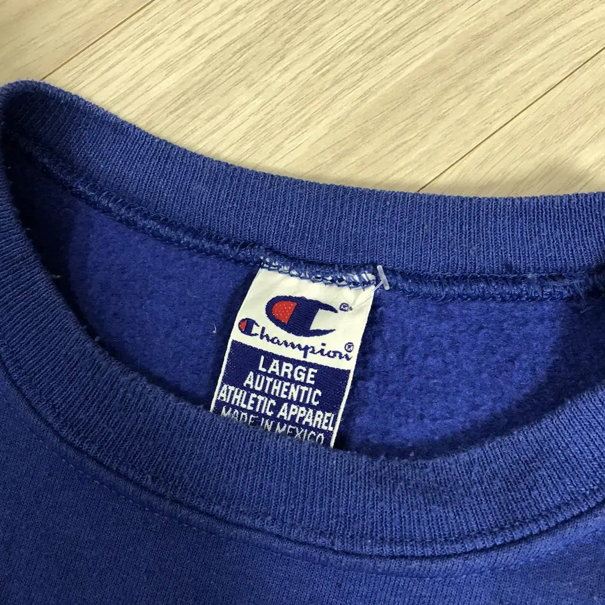 Champion vintage sweat shirts. L