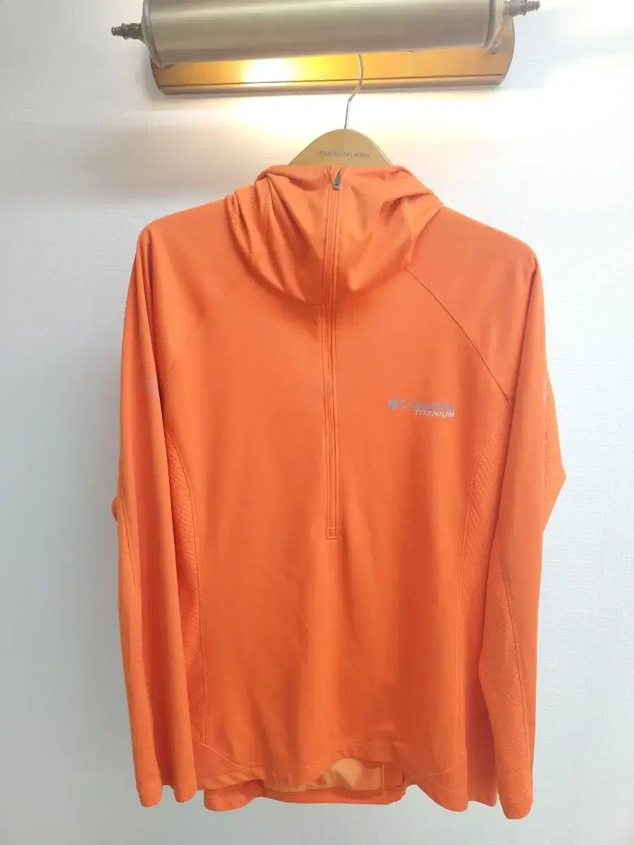 XL)Columbia Lightweight Anorak Hoodie sells