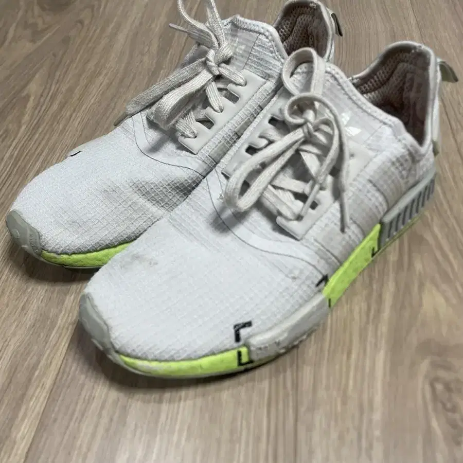 아디다스 nmd r1 270