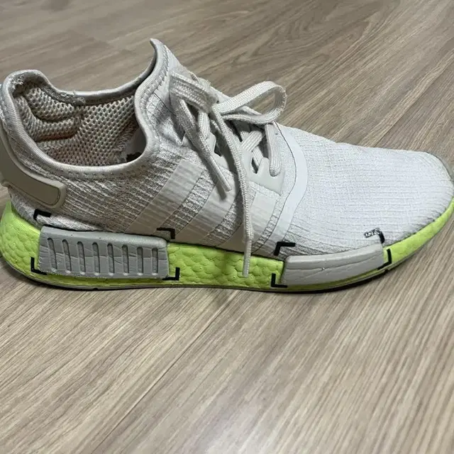 아디다스 nmd r1 270