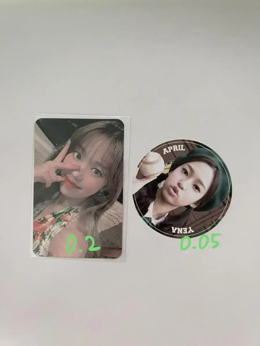 April Rachel Yang Yena photocard Organizations