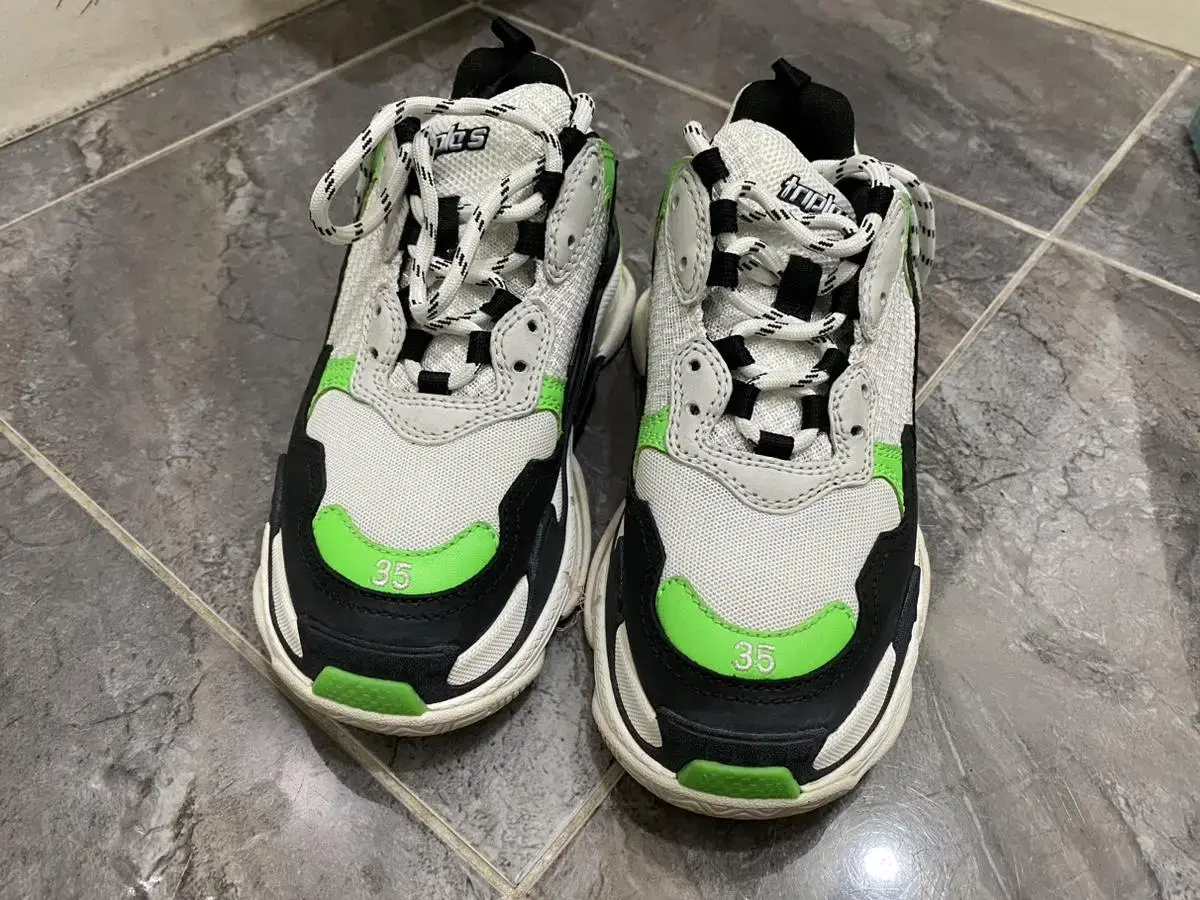 [35]Balenciaga Triple S