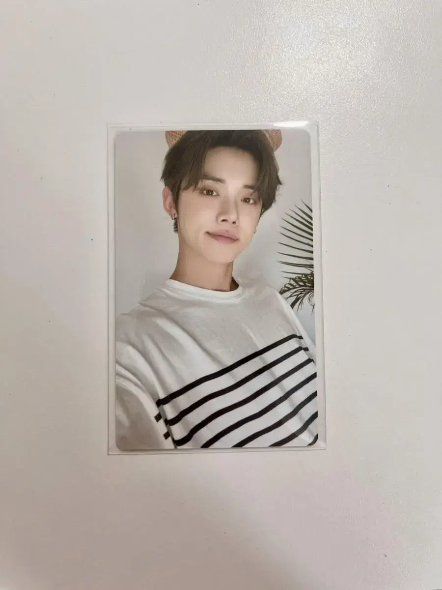 Let'sx txt 2023 seasons greetings Home yeonjun photocard WTS