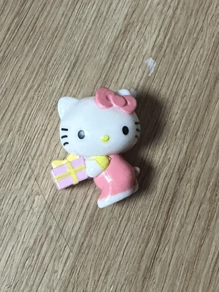 Hello Kitty Gacha Figurine Bath Bomb