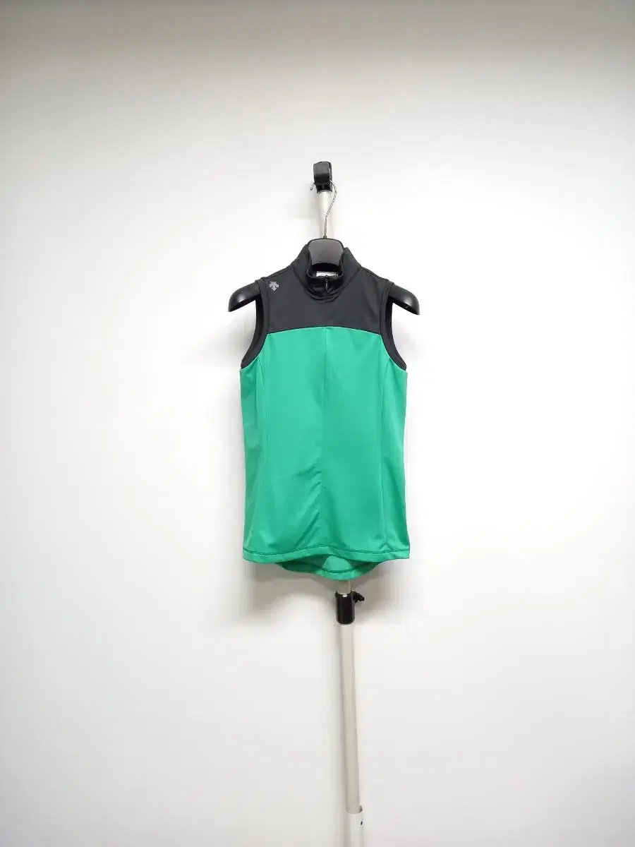 New Descente Golf yeoreum Sleeveless Tee 55