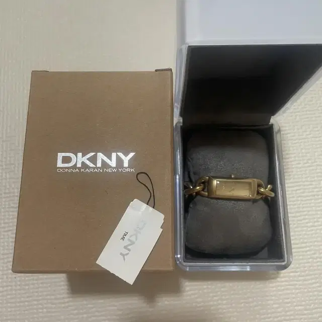 DKNY 팔찌 시계