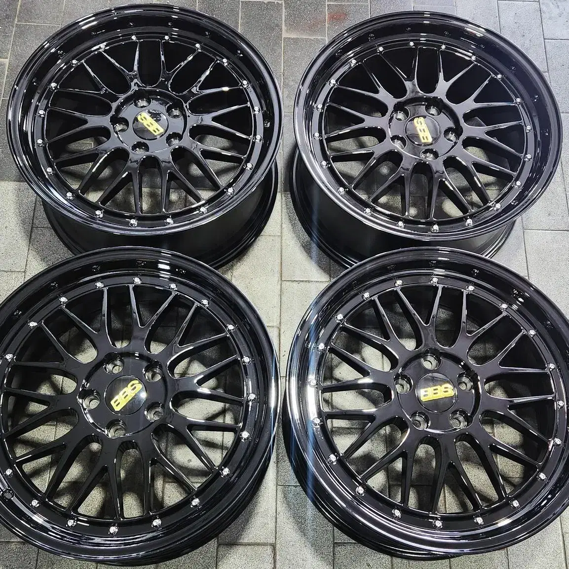 18인치 BBS LM.st (PCD112) 유광블랙 신품휠 1대분