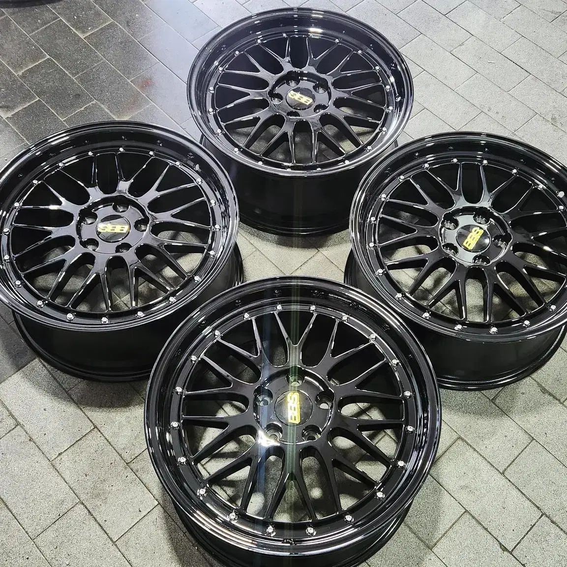 18인치 BBS LM.st (PCD112) 유광블랙 신품휠 1대분