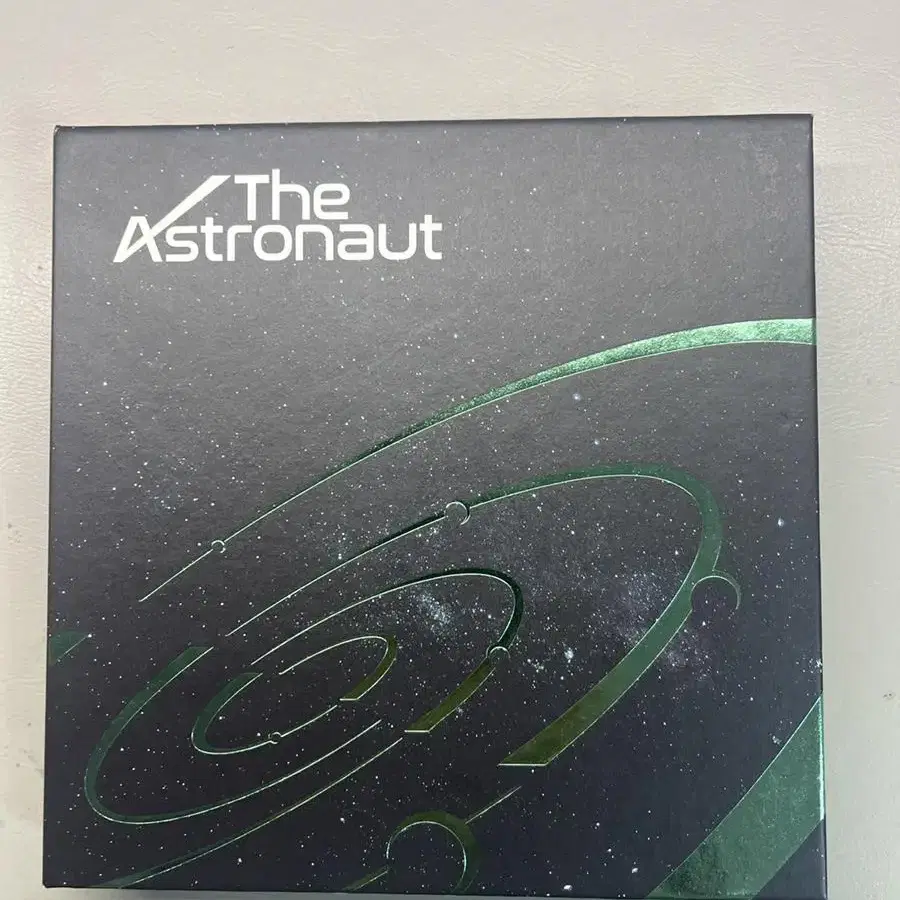 The Astronaut 앨범