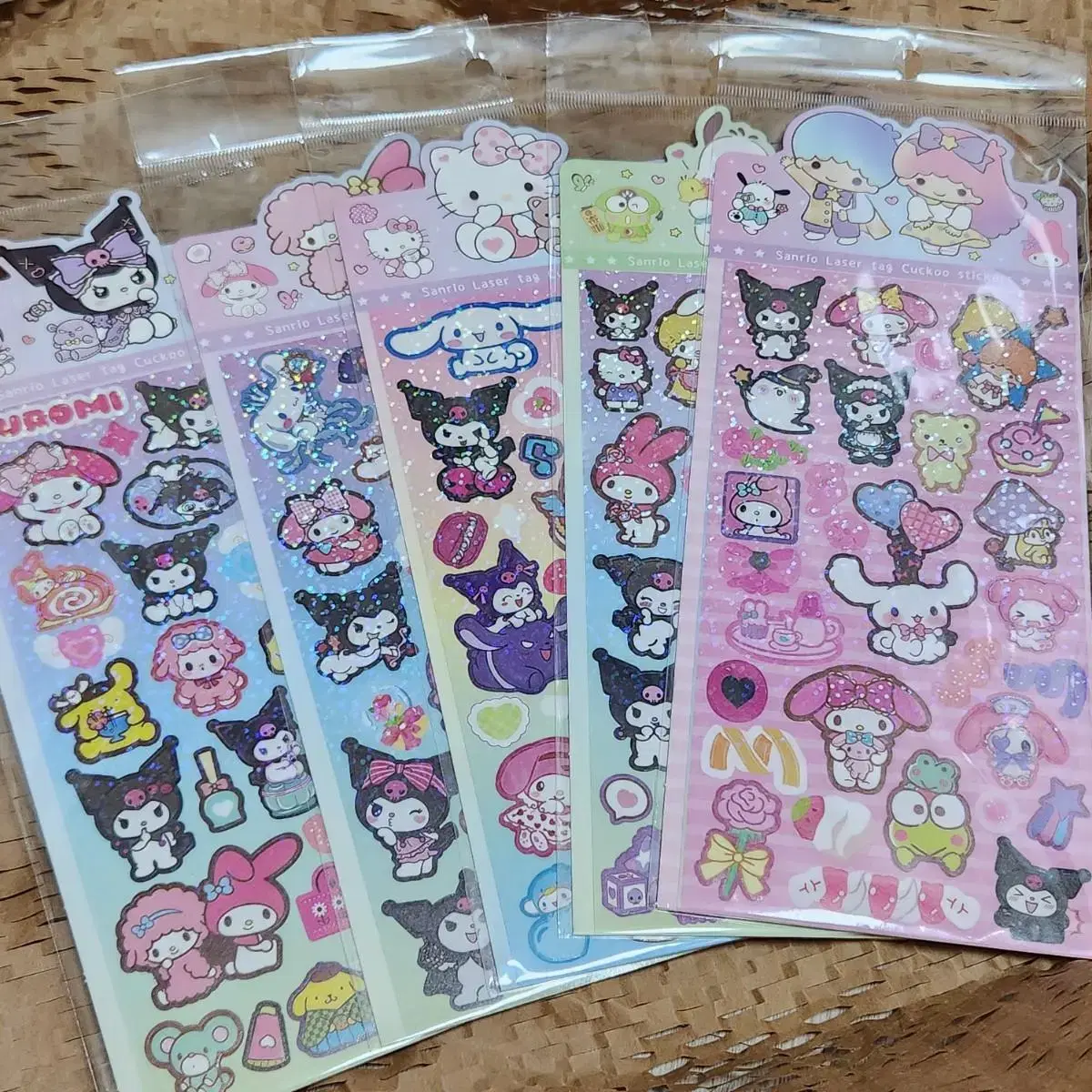 (500 won today) Sanrio stickers hologram glitter sanrio glitter sticker