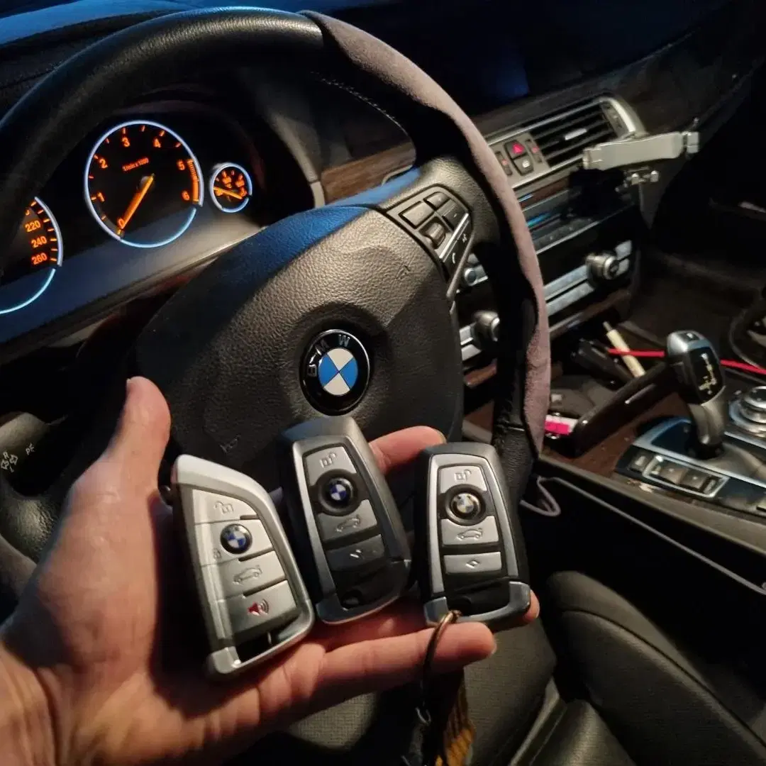 오래되어 낡은 BMW 자동차키 동일한 디자인으로 블링블링 스페어키 제작