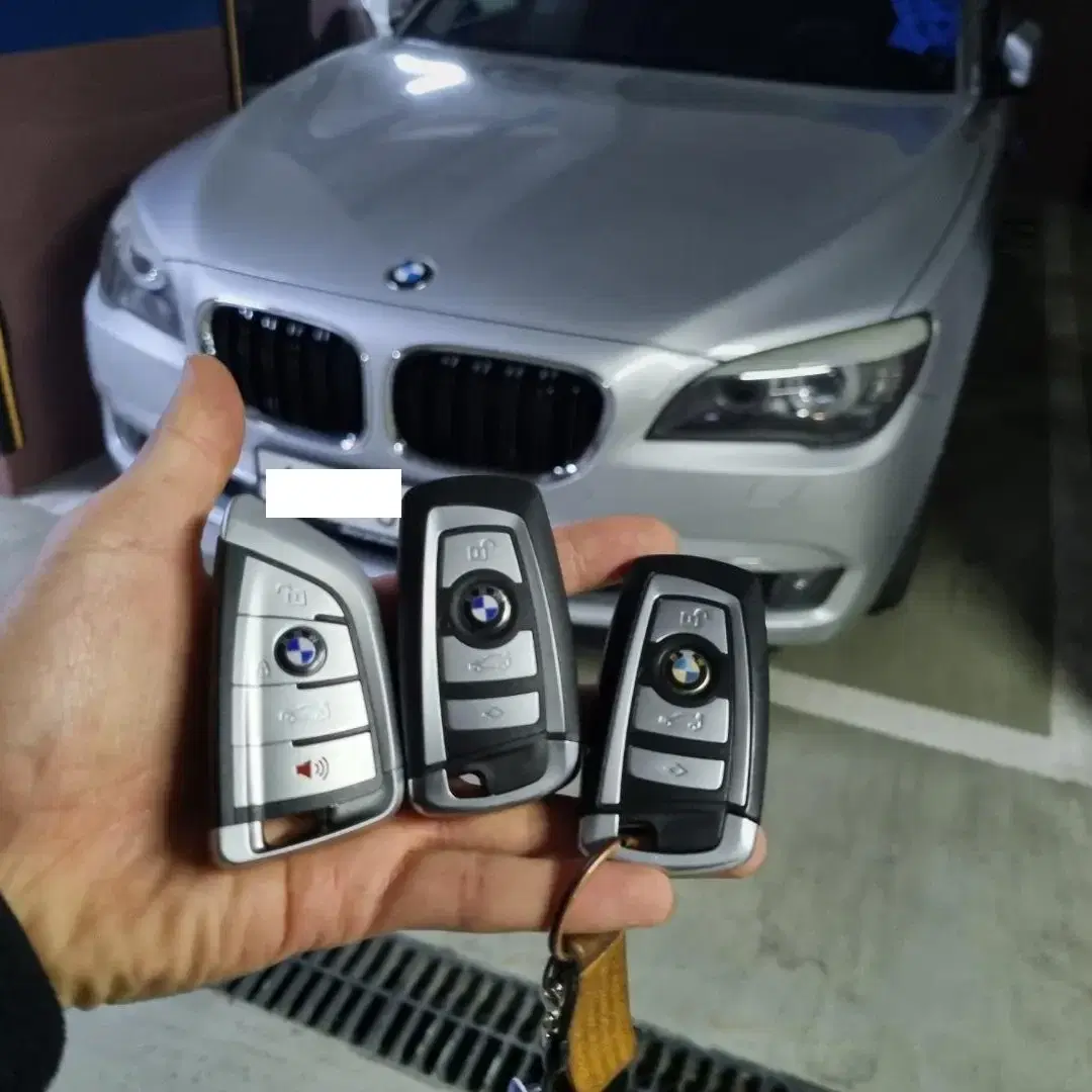 오래되어 낡은 BMW 자동차키 동일한 디자인으로 블링블링 스페어키 제작