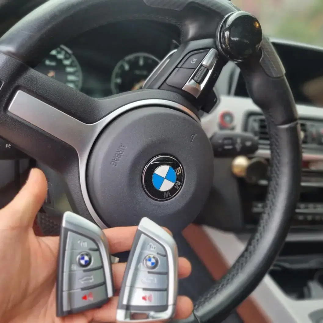 오래되어 낡은 BMW 자동차키 동일한 디자인으로 블링블링 스페어키 제작