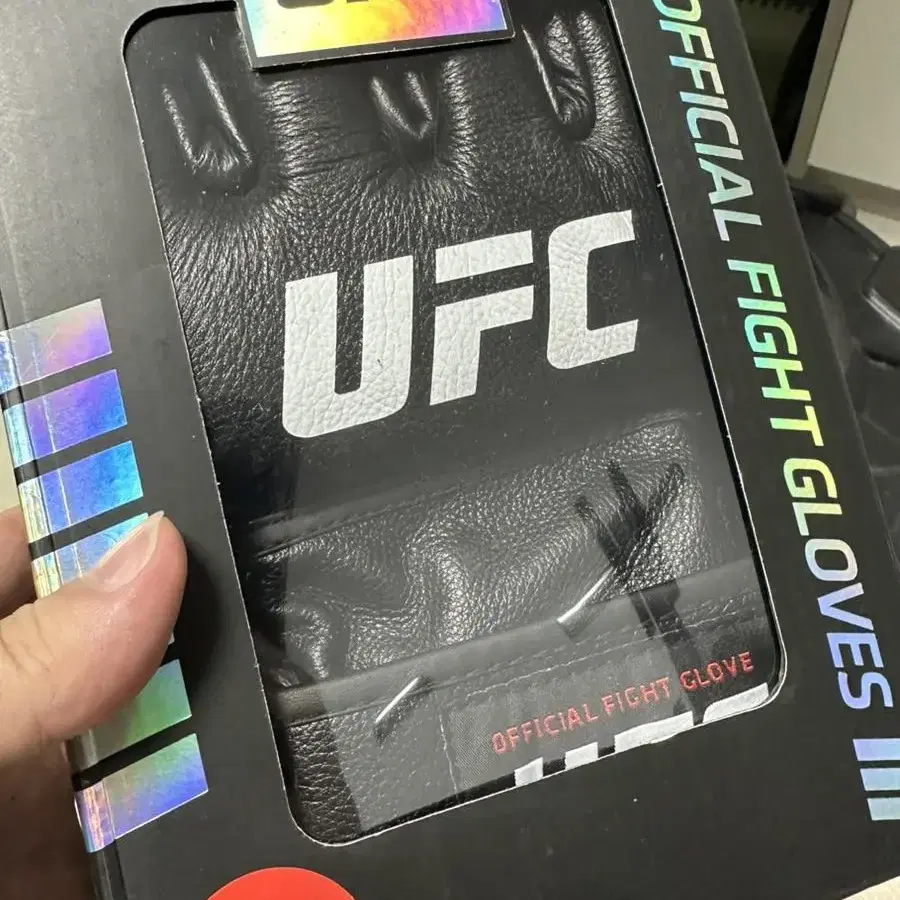 UFC 공식 파이트 글러브 2XL 팝니다.