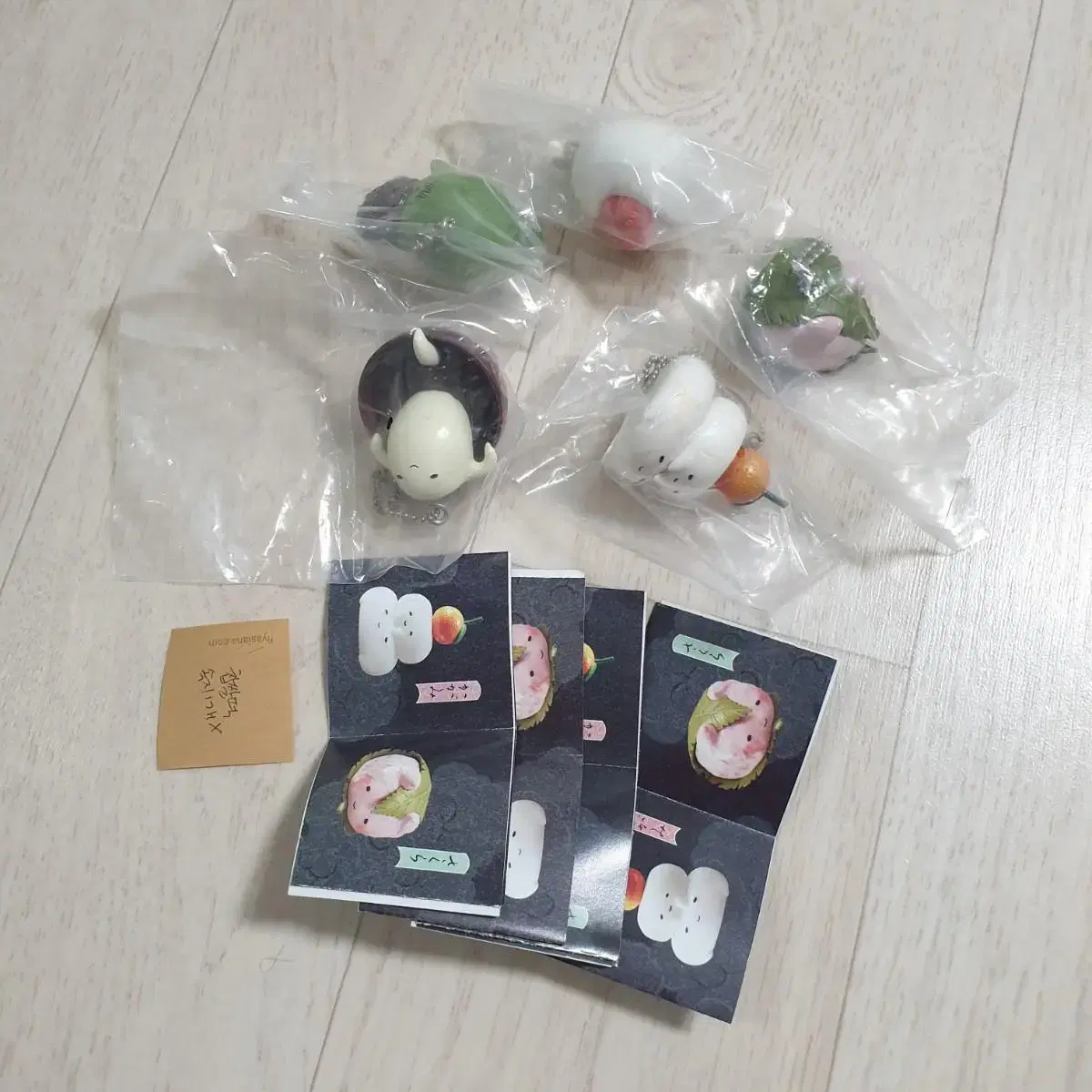 Mochi Gacha Figures