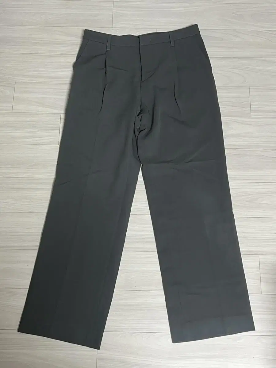 Minave Gray Slacks L