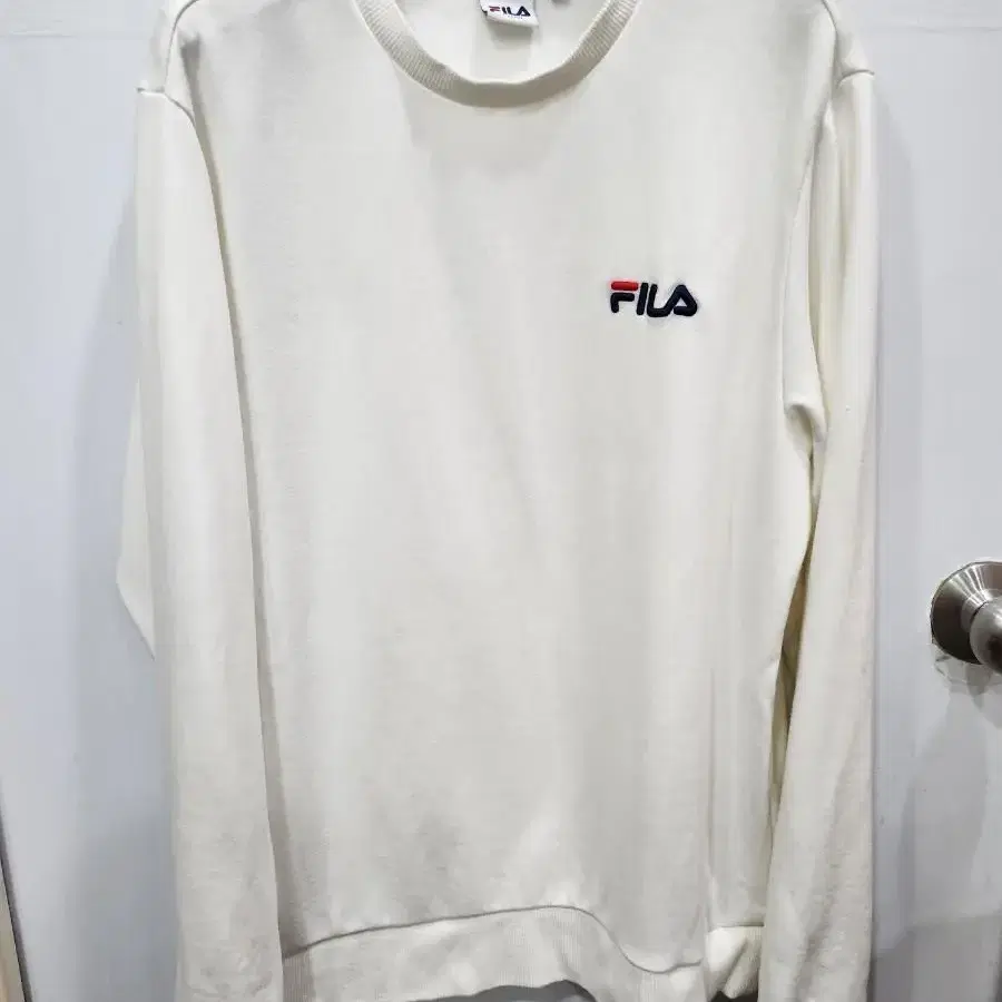 (105,XL,세탁완료) FILA 휠라 맨투맨 !! 심플하고 이쁜디자인