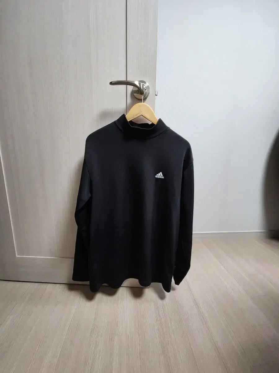 Adidas Vahn Mock TeeSize XXL