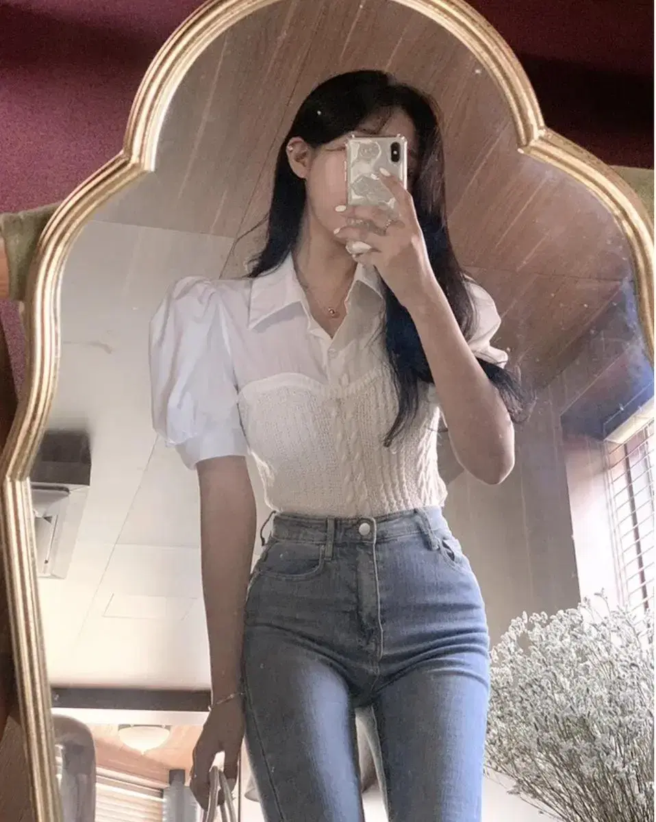 Sheath V-neck white short-sleeved shirt blouse