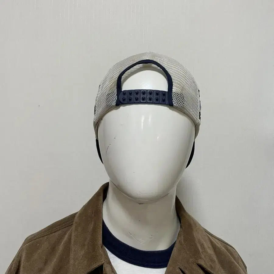 VTG 3 stripe trucker hat