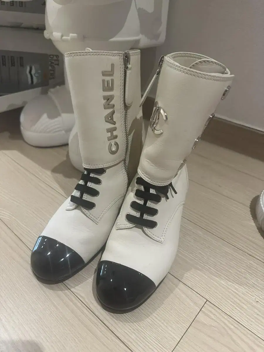 Chanel boots 35