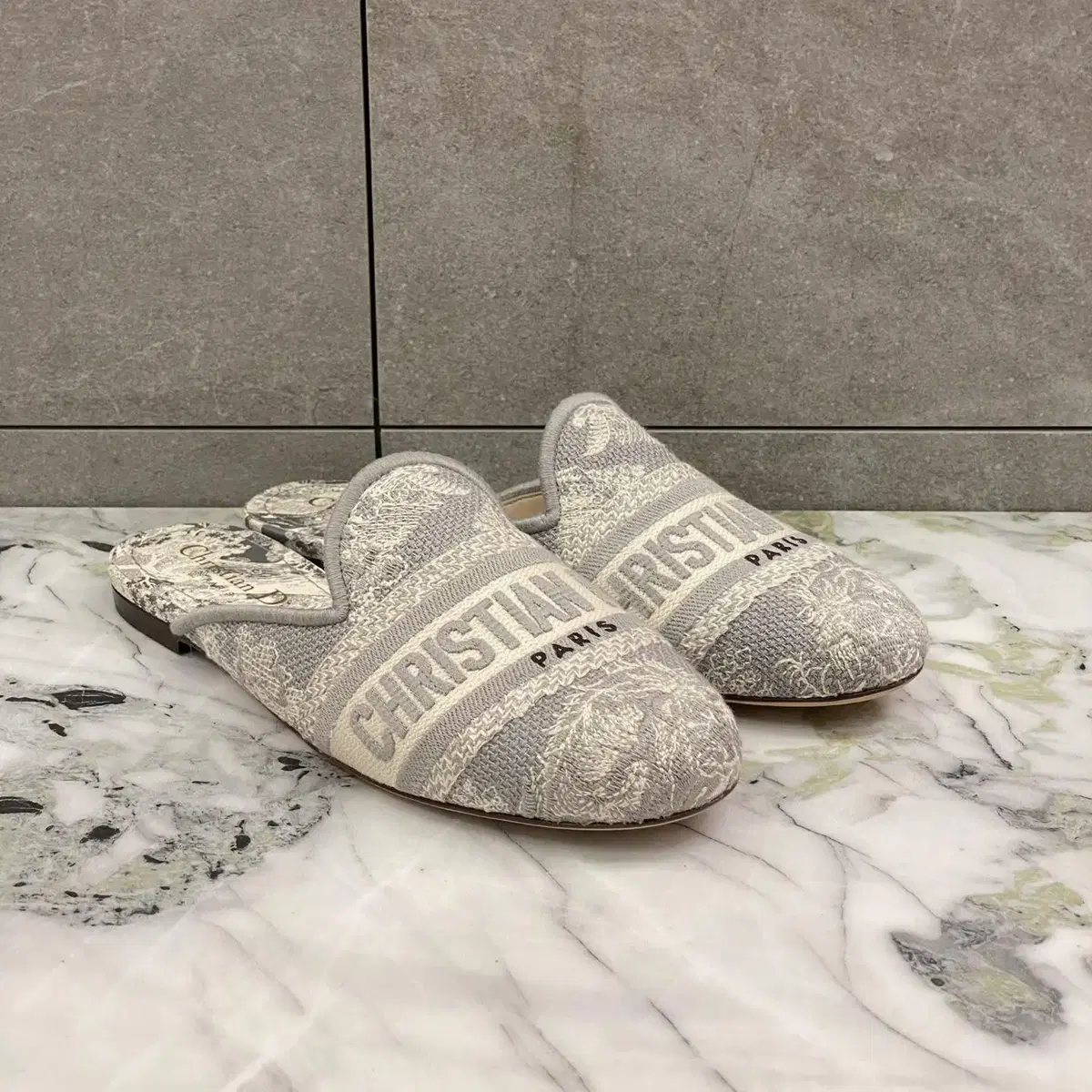 [Size 35] Dior Off-White Embroidered Mules New in Box