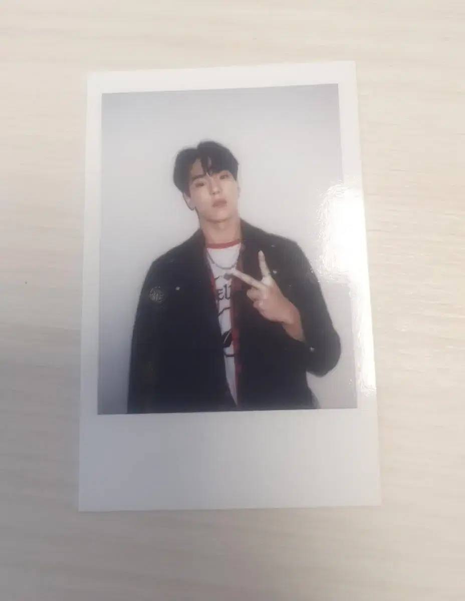 monsta x shownu soundwave polaroid