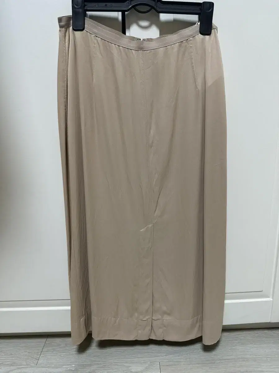 Uniqlo U Skirt/Beige/L-Size/Unworn