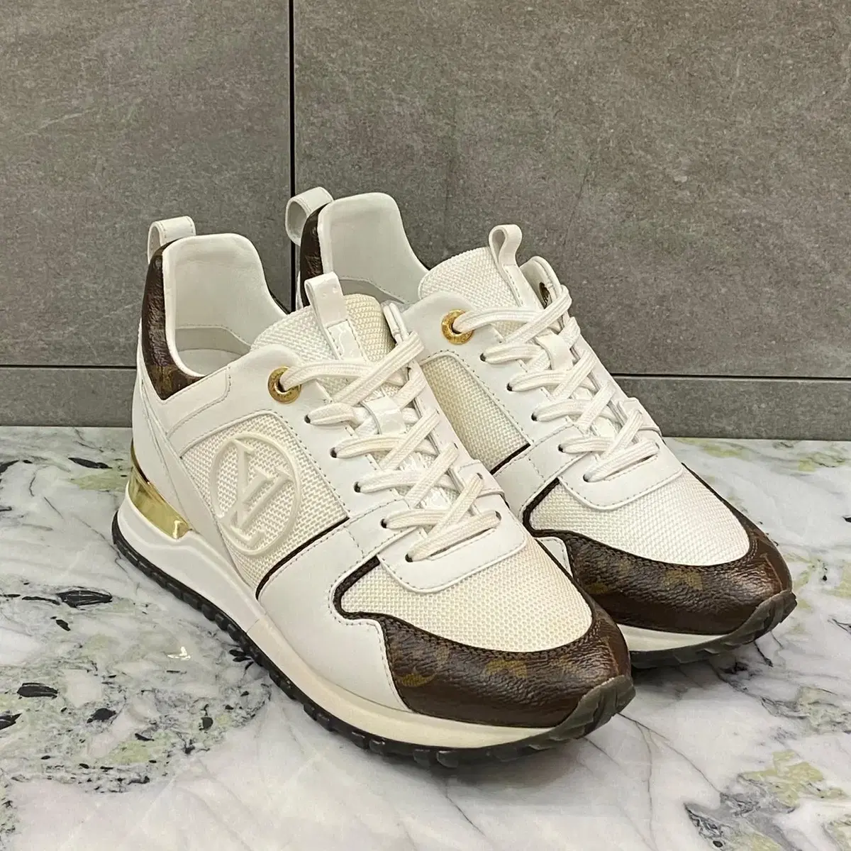 [BRAND NEW] Louis Vuitton Trimmed Runaway Sneakers 34.5 Full