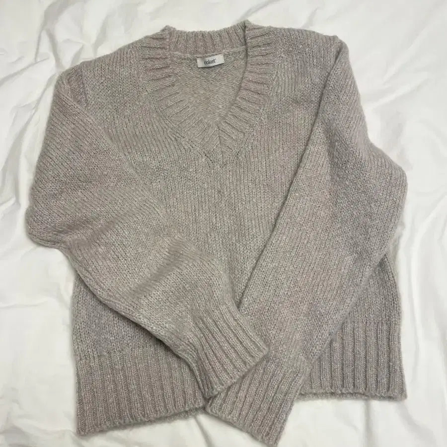 코켓 브이넥 니트 v neck mohair knit (greige)