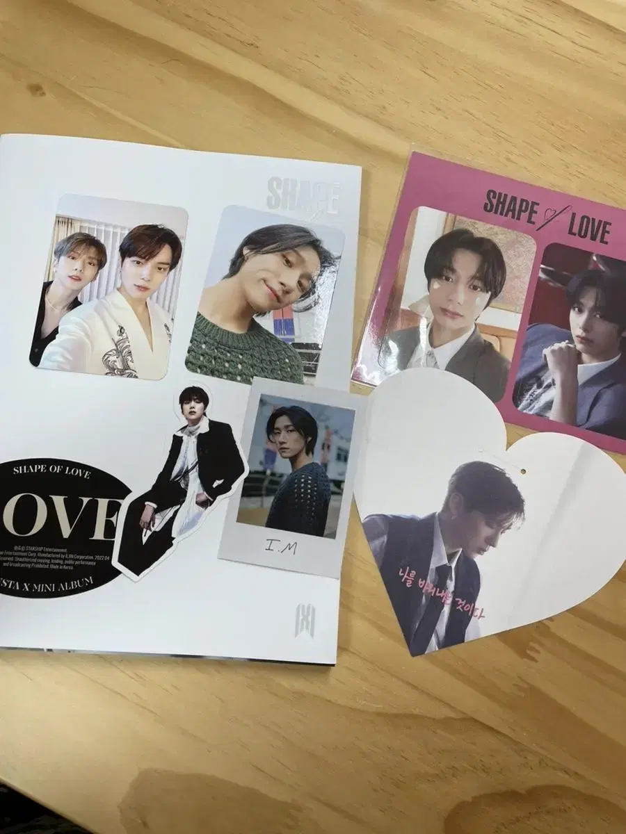 Monsta X Love full set Pre-order benefits